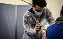 Covid-19: le centre de vaccination lyonnais de Gerland déménage à Confluence