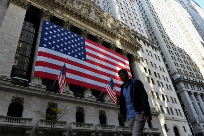 Wall Street termine dans le rouge après une semaine volatile