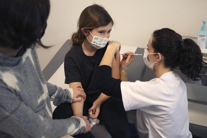 Belgique : 21 enfants reçoivent un vaccin anti-Covid-19 non homologué pour leur âge