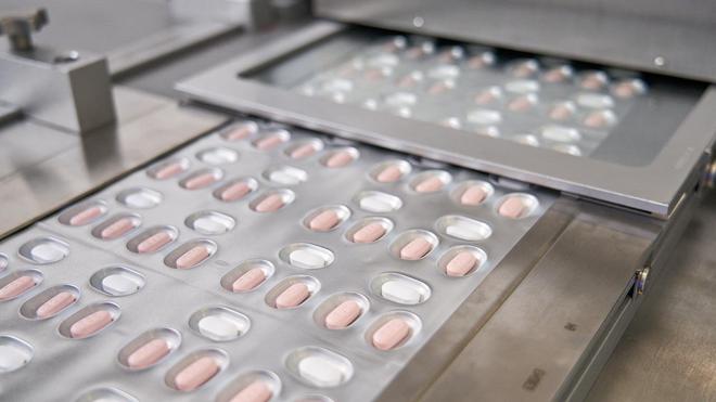 Pfizer prévoit de vendre 54 milliards de dollars de vaccins et pilules anti-Covid en 2022