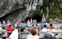 Covid-19 : la grotte de Lourdes rouvre après deux ans de fermeture