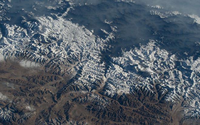 L'Everest a perdu plus de 2.000 ans de glace en 30 ans !