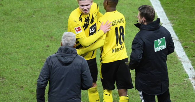 Dortmund : Début professionnel et un record pour Youssoufa Moukoko