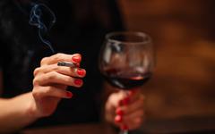 Alcool & tabac : les addictions explosent avec le Covid-19