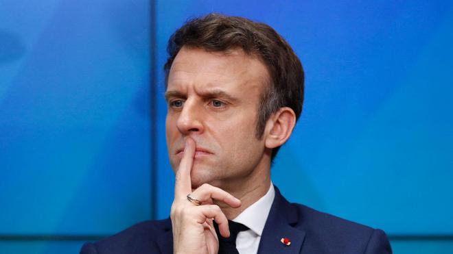 Ukraine : Emmanuel Macron réclame des « sanctions européennes ciblées » contre la Russie