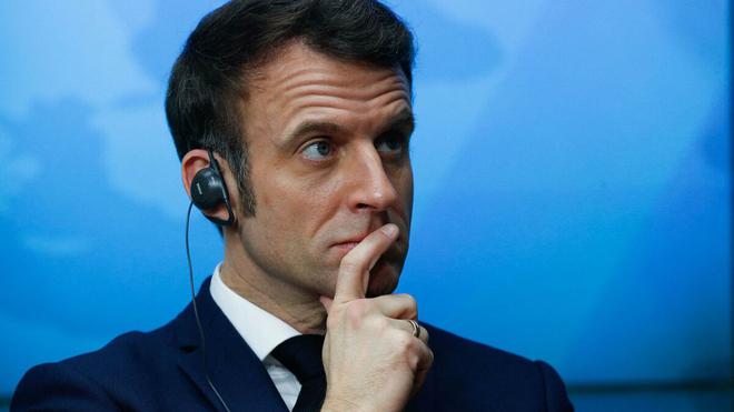 Présidentielle : comment la crise ukrainienne percute l’entrée en campagne d’Emmanuel Macron