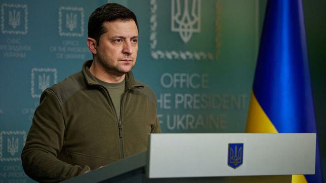 Guerre en Ukraine : le président Zelensky s’estime «seul» face à l’armée russe