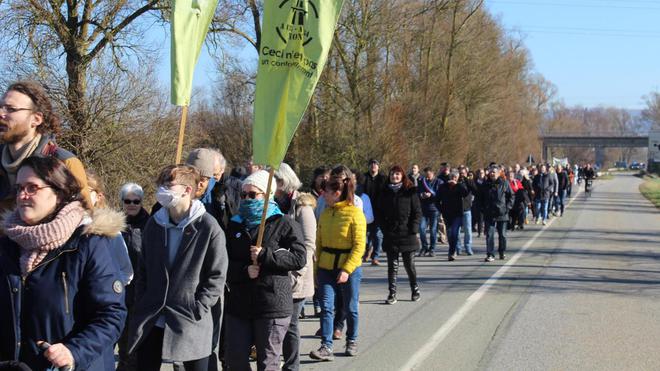 EN IMAGES. Dans l’Eure, près de 1 000 marcheurs pour dire non au contournement est de Rouen