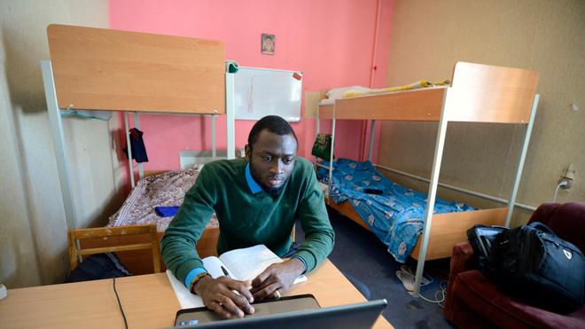 Ukraine: La détresse d'étudiants africains dans une ville encerclée par les Russes