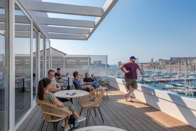 Now Coworking Marseille, le Vieux-Port à votre fenêtre