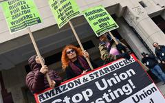 Amazon crée son premier syndicat aux États-Unis, Joe Biden s'en réjouit