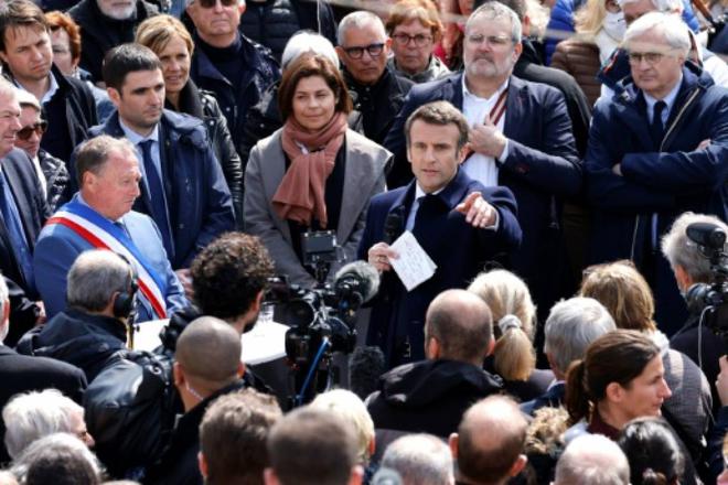 Macron attaque le "tandem d'extrême droite" Le Pen-Zemmour