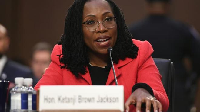 États-Unis: Ketanji Brown Jackson confirmée comme première juge afro-américaine à la Cour suprême