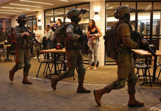 Attentat, rue Dizengoff, en plein centre de Tel Aviv : 2 morts et 14 blessés. Le terroriste islamiste a été éliminé