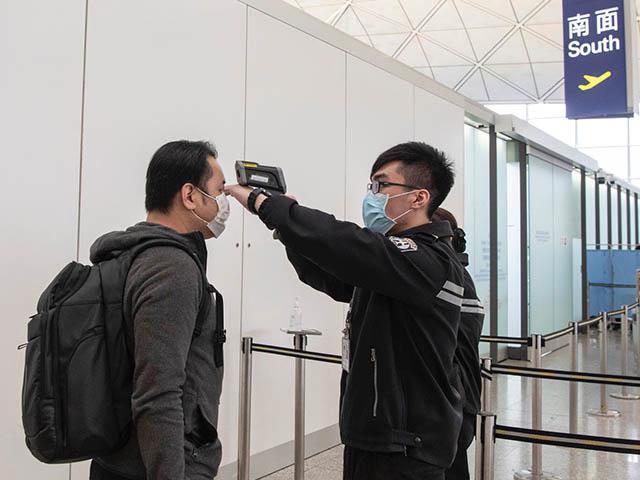 Hong Kong : les suspensions de vols infectés par le Covid-19 réduites à une semaine