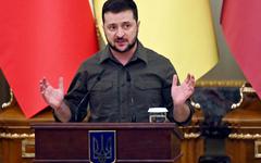 Guerre en Ukraine : Zelensky juge "très blessant" le refus de Macron de dénoncer un "génocide"