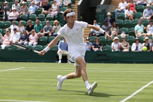 Wimbledon - Andreï Rublev juge « totalement discriminatoire » l'exclusion des Russes et Biélorusses de Wimbledon
