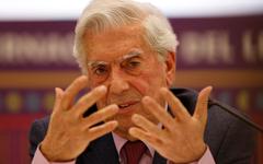 Le prix Nobel de littérature Mario Vargas Llosa rétabli du Covid-19