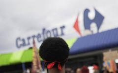 Carrefour Brasil "regrette profondément" la mort d'un homme dans l'un de ses magasins