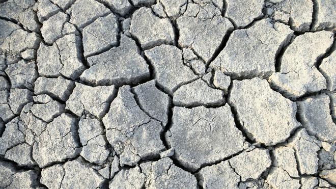 CARTE - La sécheresse gagne du terrain : quels départements sont visés par des restrictions d'eau ?