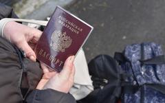 Guerre en Ukraine : les premiers passeports russes remis aux habitants de Kherson