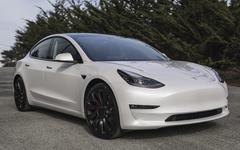 Tesla Model 3 : le point sur la voiture électrique du peuple