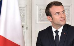 Emmanuel Macron va rencontrer le réchauffement climatique pour lui demander de cesser immédiatement son agression
