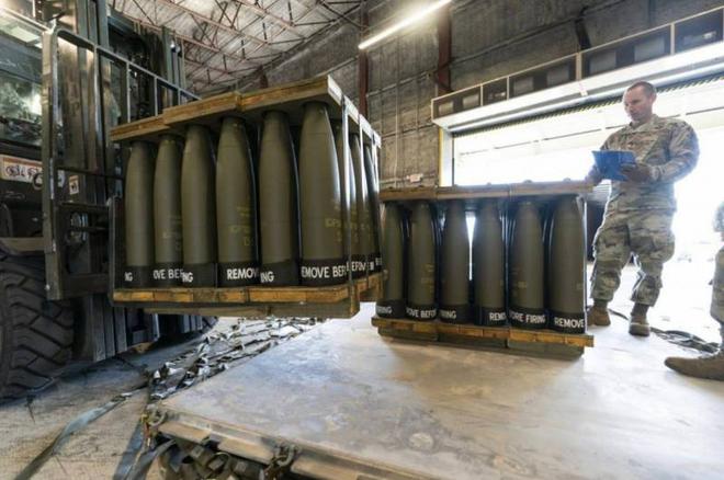 Experts américains: dans le cas de la fourniture de grandes quantités d’armes à l’Ukraine et à Taïwan, le complexe militaro-industriel américain pourrait « s’effondrer »