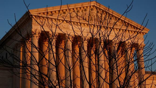 États-Unis: la Cour suprême enterre un décret migratoire de Donald Trump