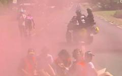 Incident pendant le Tour de France cet après-midi : Neuf militants écologistes ont interrompu la 10ème étape entre Morzine et Megève