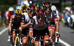 Tour de France 2022 : George Bennett positif au Covid-19, Tadej Pogacar perd encore un équipier