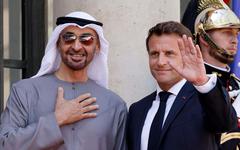 Des ONG appellent Macron à parler droits humains avec le président des Émirats