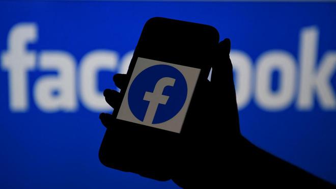 Covid-19 : Facebook envisage de ne plus supprimer les fausses informations