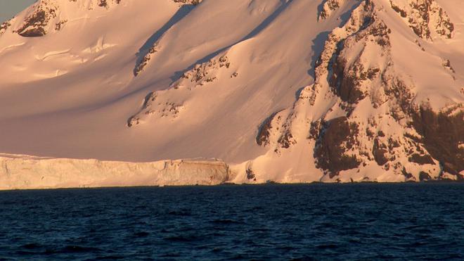 L’eau n’a jamais été aussi chaude autour du plus grand glacier au monde