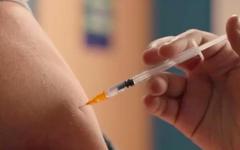 Coronavirus - L’Agence européenne des médicaments déclare qu’elle vise l’approbation dès l’automne d’un vaccin anti-Covid de Pfizer/BioNTech ciblant deux sous-variants de la souche Omicron