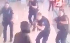 Homme abattu hier par un tir de police à Roissy: Les images de l’intervention de police filmées au moment de l’attaque (Attention images pouvant être choquantes) - VIDEO