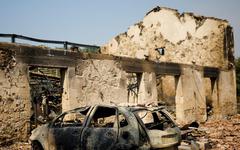 Incendies: le gouvernement annonce des aides fiscales pour les ménages et les entreprises sinistrés