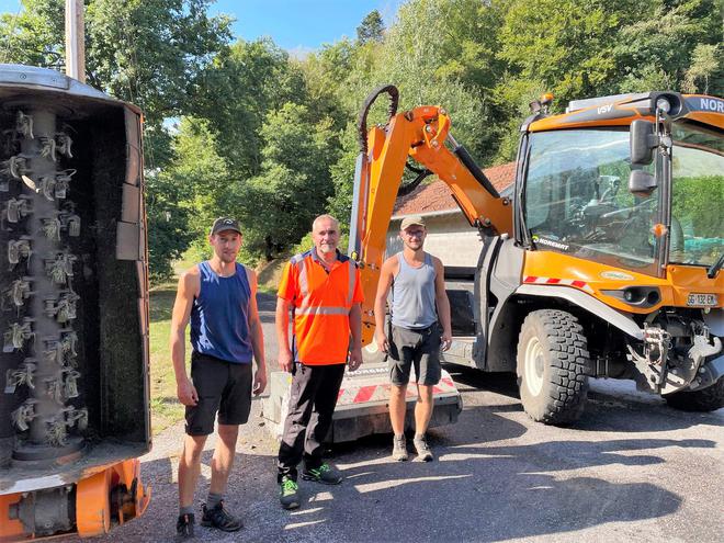 Saint-Nabord : le fauchage des accotements et fossés est en cours