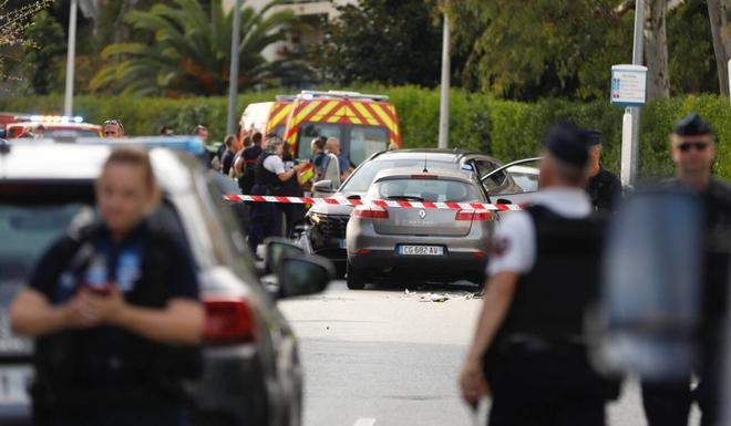 Nice : Le conducteur Tunisien d’un véhicule volé tué après un refus d’obtempérer, deux policiers blessés (MàJ : 21 mentions au fichier des antécédents judiaires pour vol, stups, extorsion, dégradations…)