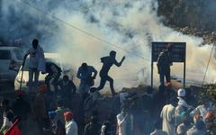 Inde: nouveaux heurts entre police et paysans qui manifestent contre des réformes