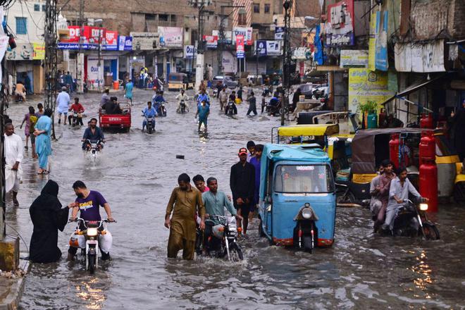 Les inondations dévastatrices au Pakistan prouvent que la crise climatique est aussi une crise de la dette