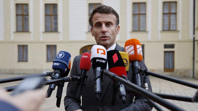 Emmanuel Macron déclare que la France envisage de livrer de nouveaux canons Caesar à l'Ukraine