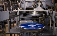 Une usine de vinyles uniquement dédiée aux labels indépendants a ouvert en Allemagne