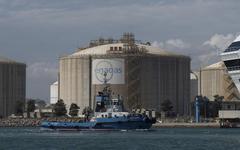 Pourquoi des cargos remplis de gaz sont bloqués dans les eaux espagnoles