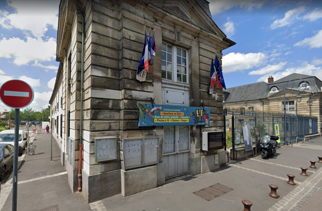 Action Française attaque la mairie de Stains