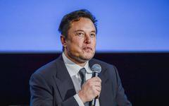 Rachat de Twitter : Elon Musk licencie à tour de bras et accuse des activistes d'avoir fait chuter le chiffre d'affaireso