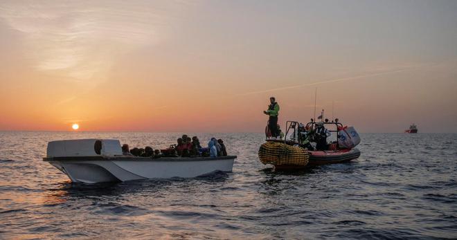 Migrants naufragés: la France ne «doute pas» que l'Italie accueillera l'Ocean Viking