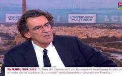 “Il faut un QI de bulot pour…” : Luc Ferry cash sur un projet d’Emmanuel Macron