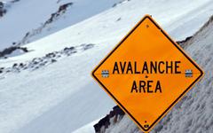Hautes-Alpes : un alpiniste trouve la mort dans une avalanche dans le Massif d'Escreins