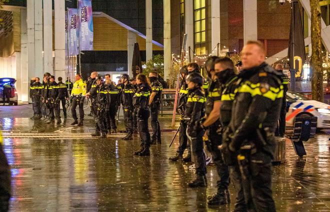 Pays-Bas : Les « supporters » marocains provoquent des émeutes dans plusieurs villes néerlandaises après le match Belgique-Maroc